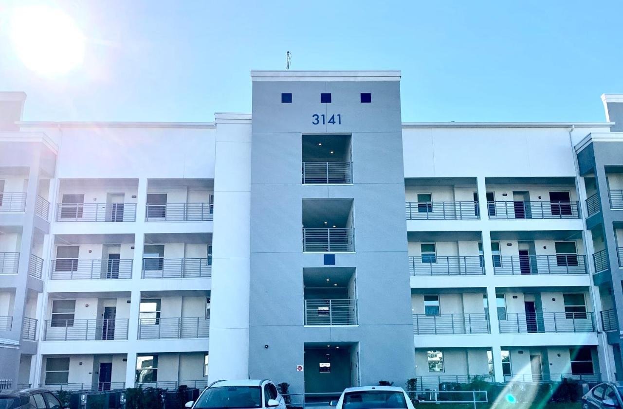 Lakeside Haven at Storey Lake: Disney-Adjacent Family Retreat Kissimmee Exterior photo